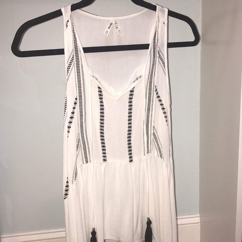 Super cute Mudd flowy summer top